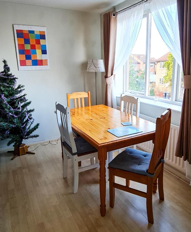 Sw19 - Quiet Split-Level 2-Bedroom Maisonette With Garden London Exterior photo